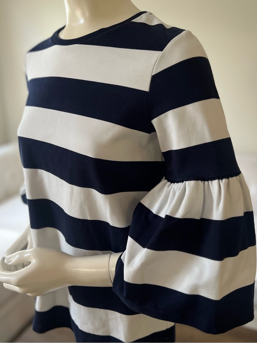 Lauren Ralph Lauren Navy & White Striped Trumpet Sleeve Top Size Small - Picture 3 of 12